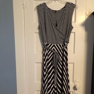 Woman’s Maxi Sleeveless Dress